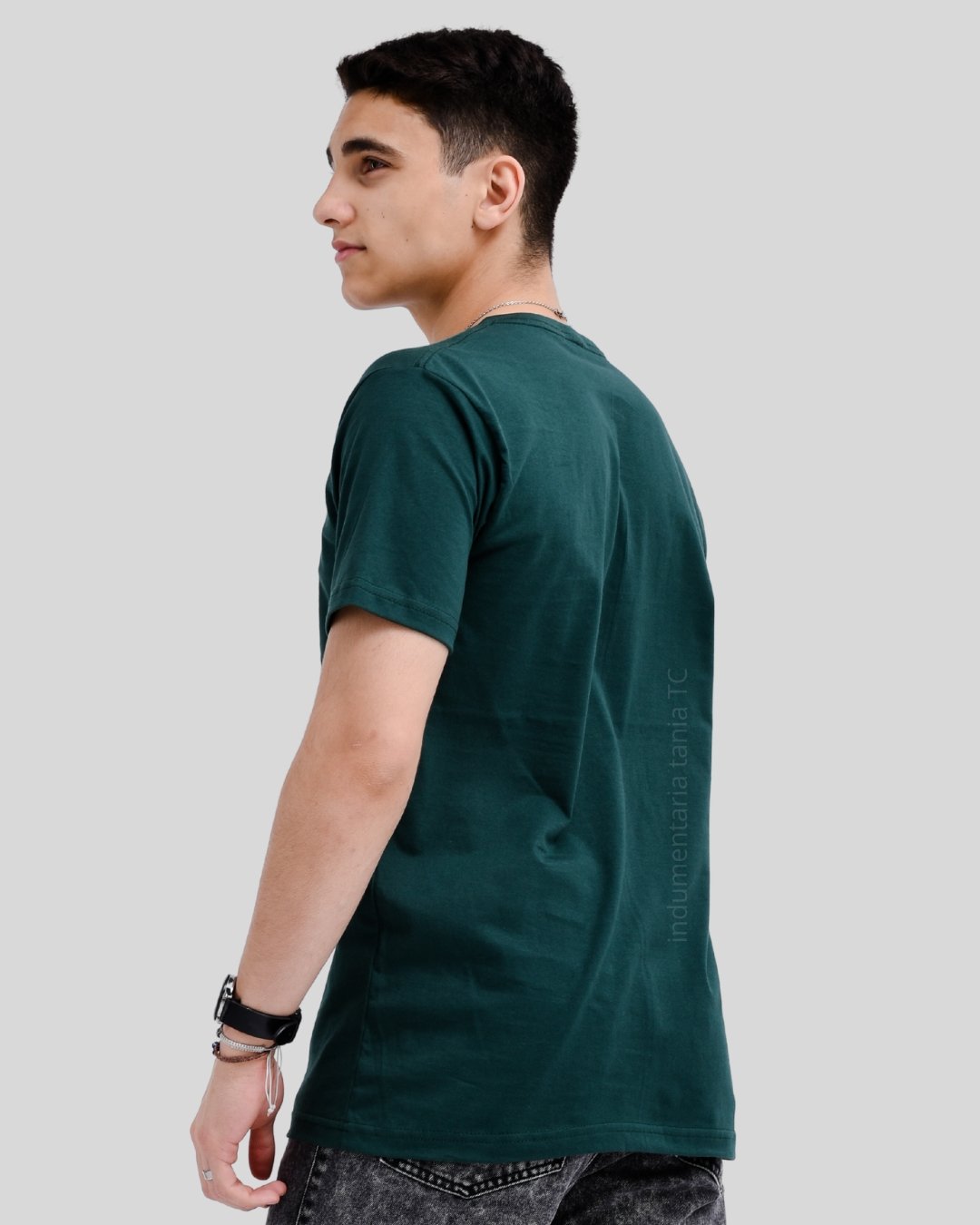 Remera cuello V Algodon peinado 24/1 Hombre - Image 2